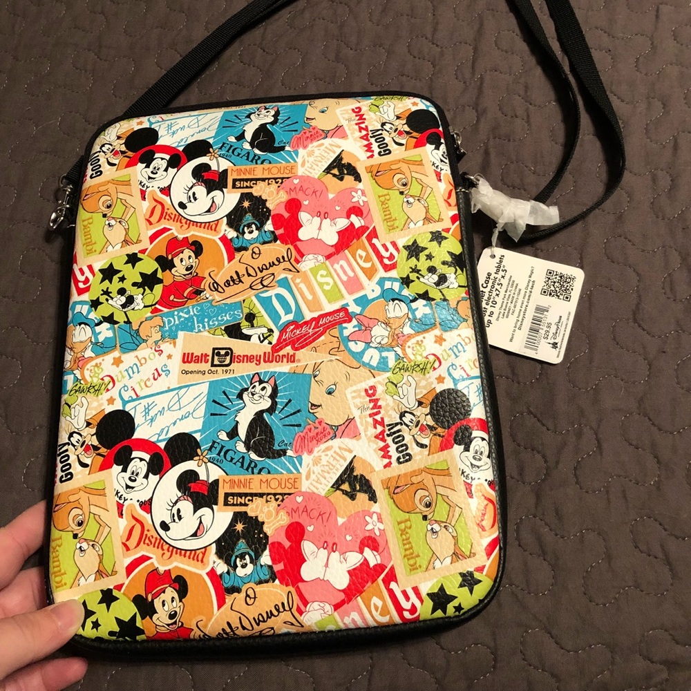 Nwt Disney cross body bag